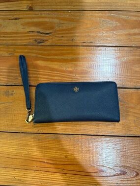 (668) TORY BURCH BILLFOLD